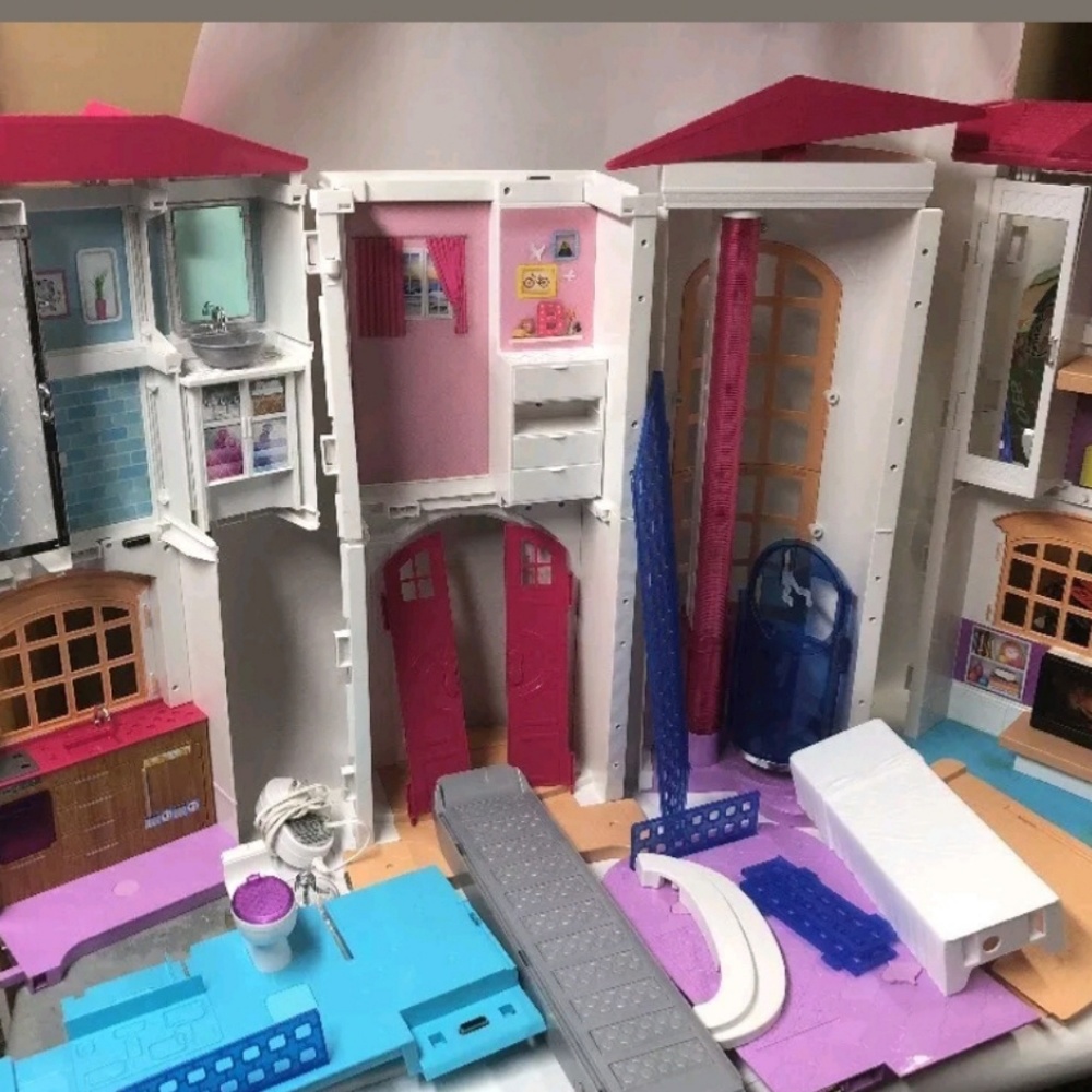 Barbie hello dreamhouse